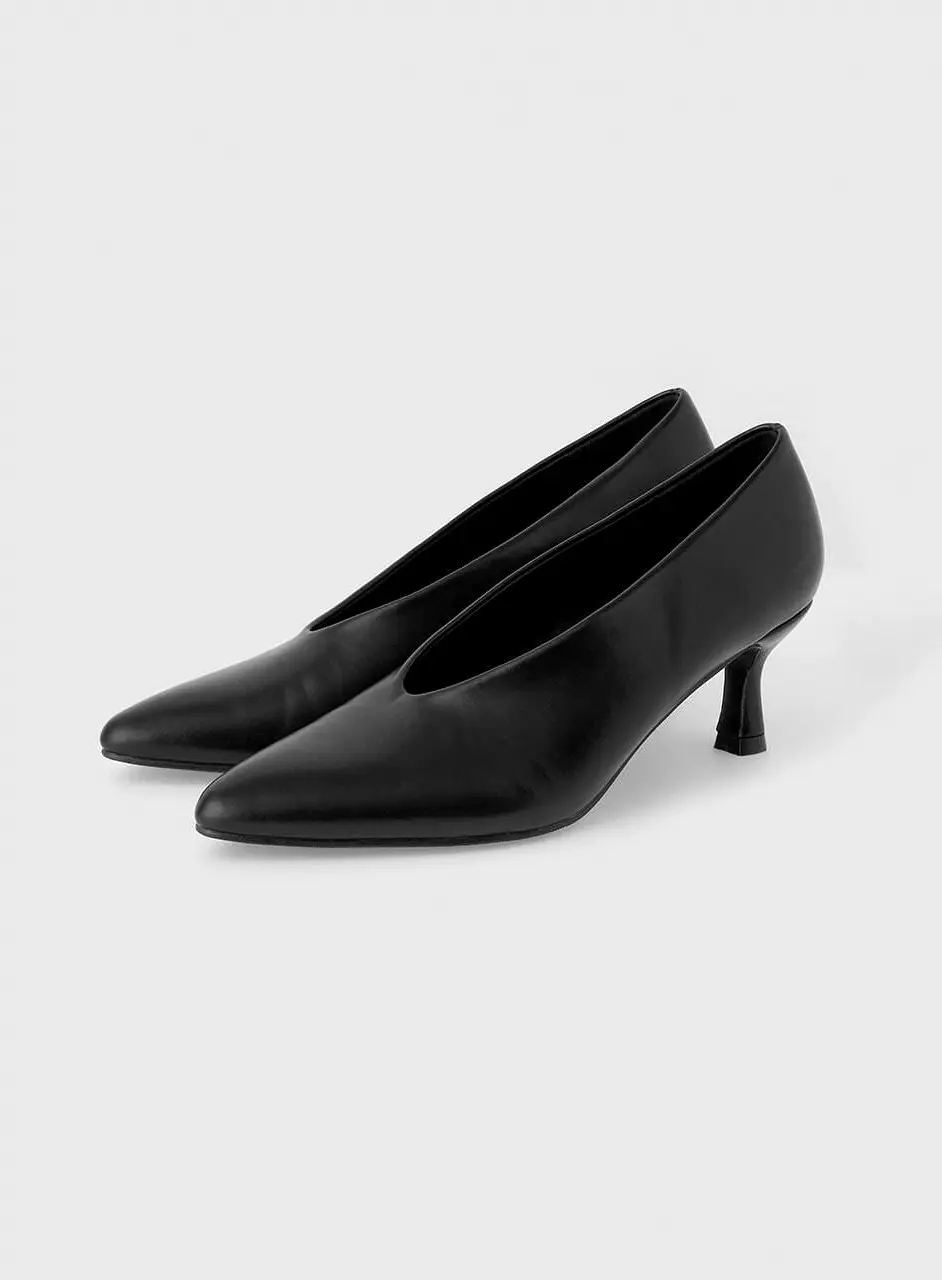 Muse Kitten Heel Pumps [Black]