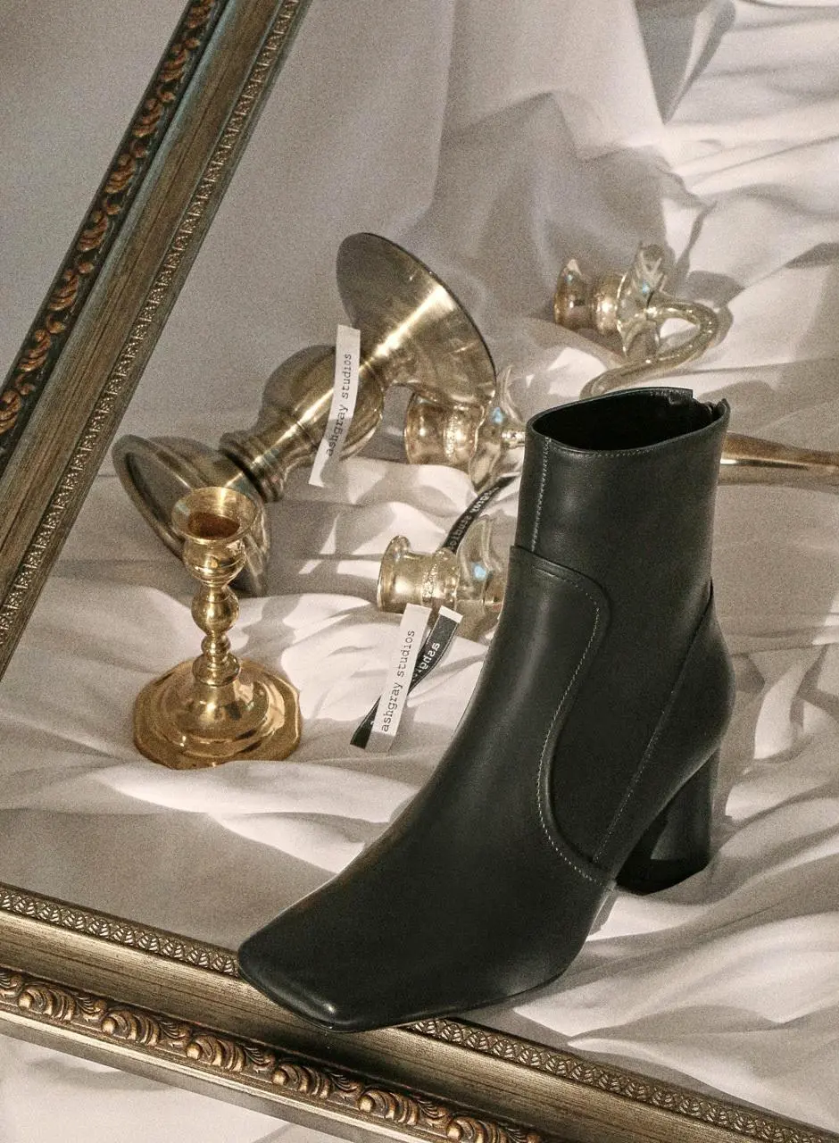 1418 Shio Ankle Boots-Black