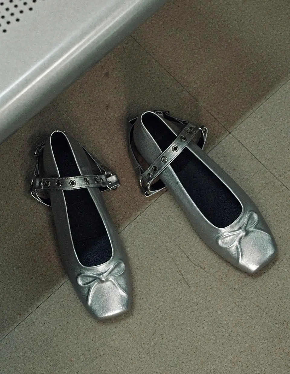 Ravyn Eyelet Flats (WA5AB001-FH)