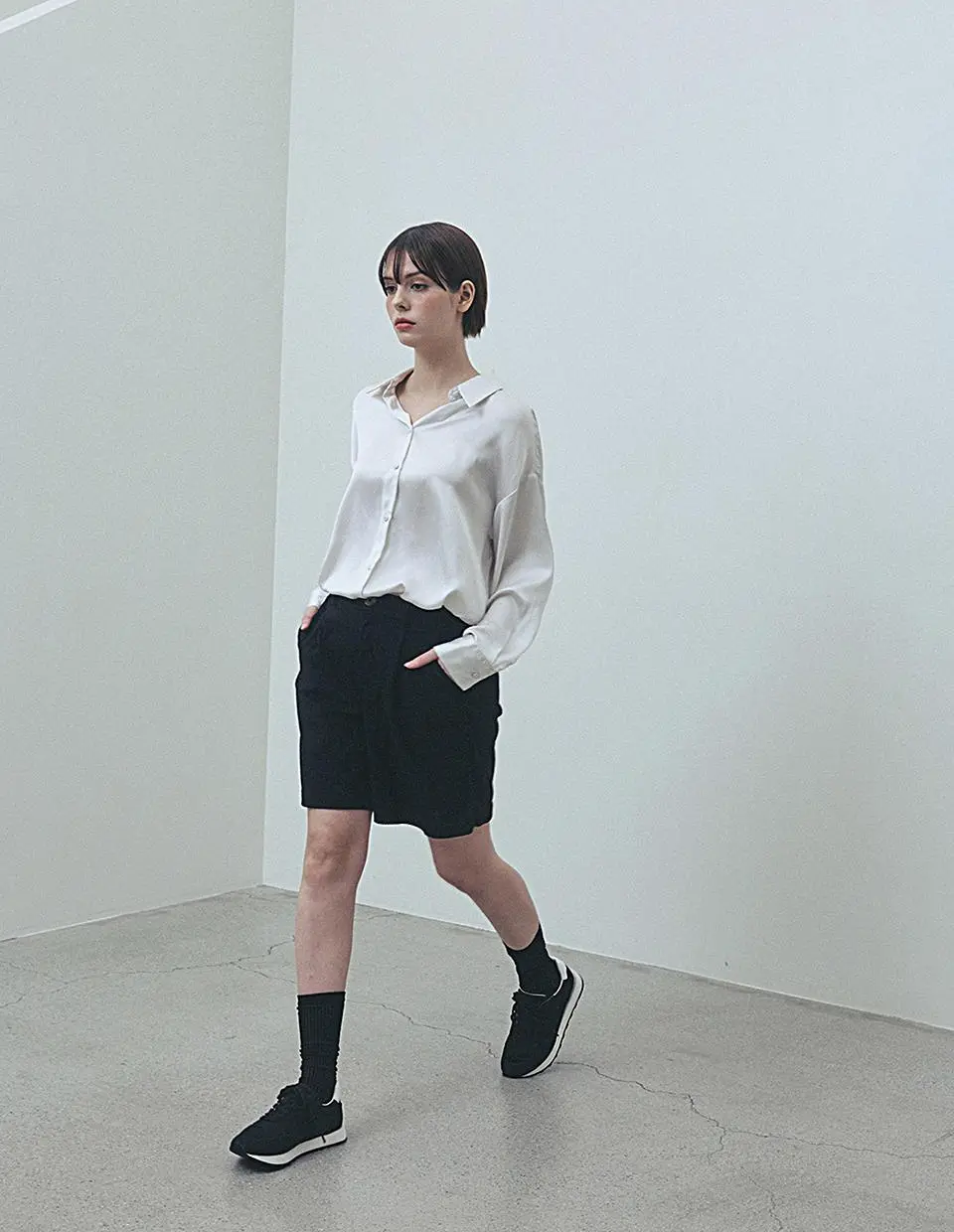 Basic Runner Sneakers (EO2509)