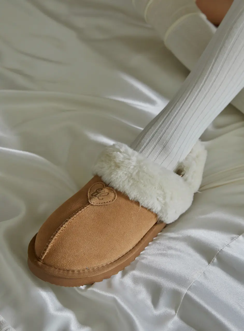 Fluffy Leather Strap Fur Slipper