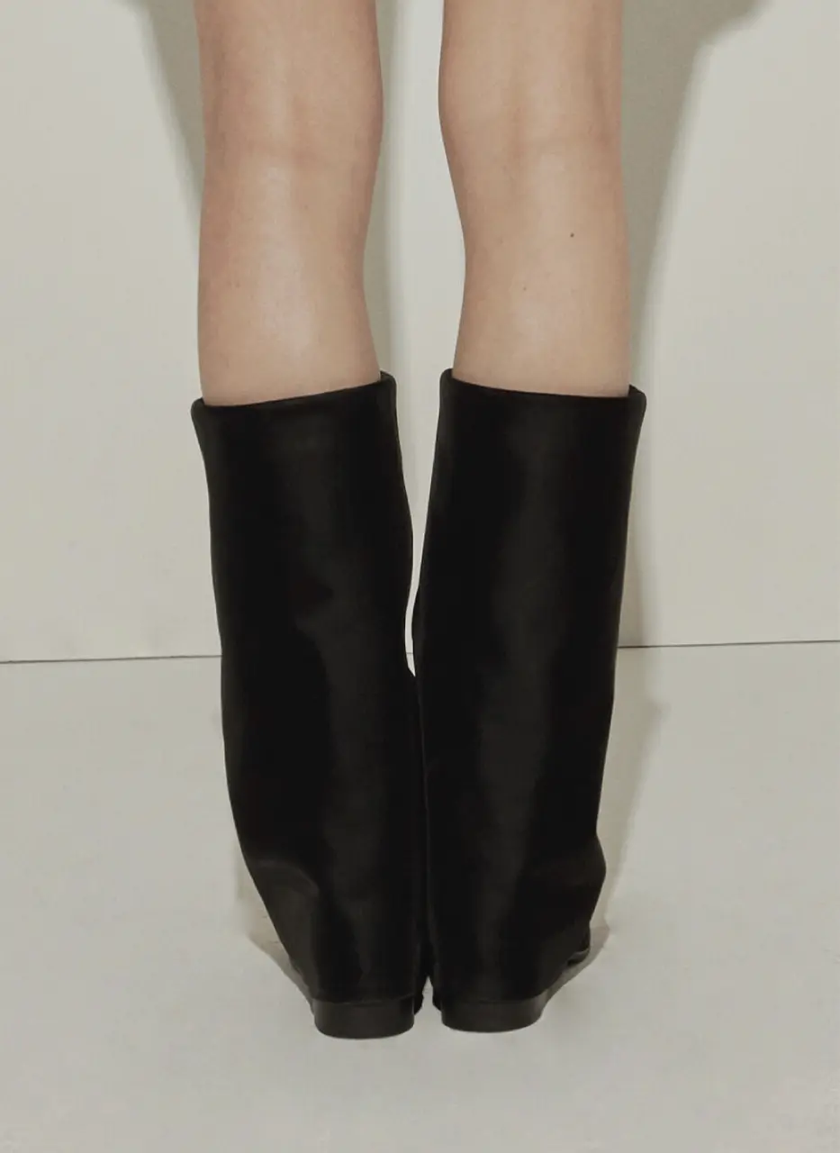 Wrinkle Leather Boots_Black