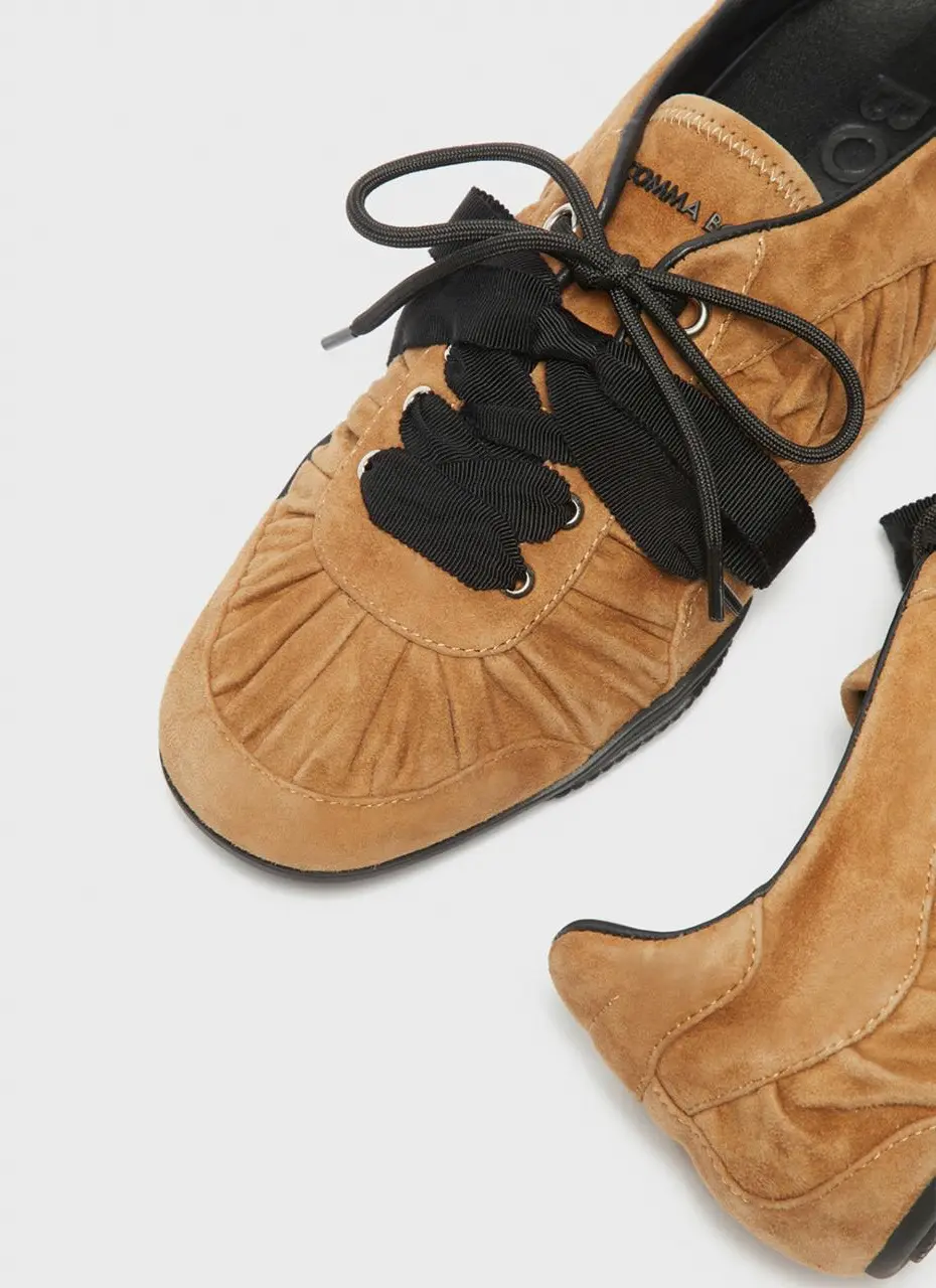 Curtain Call Shrring Sneakers [Brown] (DG4DA25512BRN)