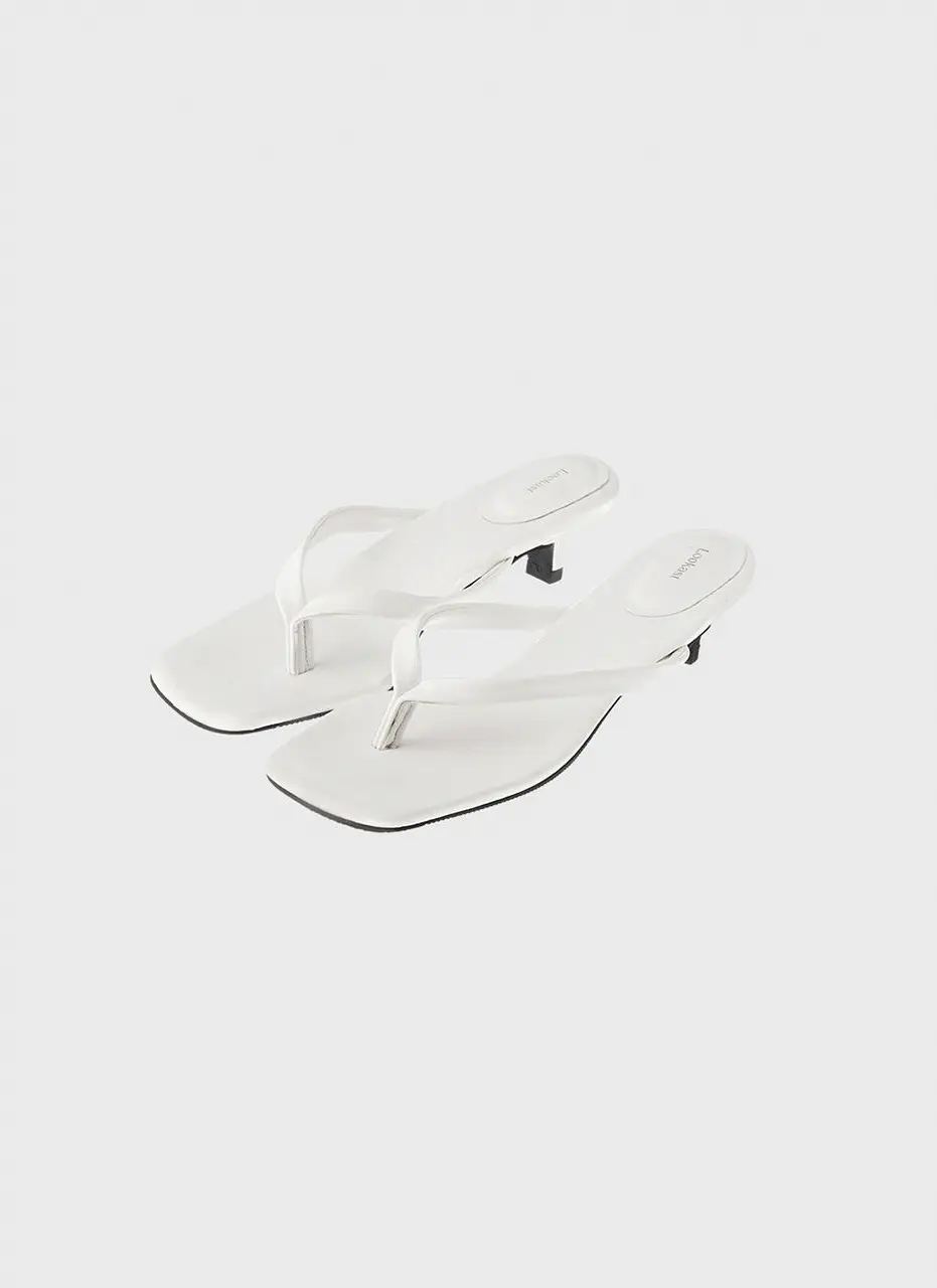 [SAMPLE SALE] Y-strap Synthetic Leather Karen Flip-flop Shoes [Beige/Black]