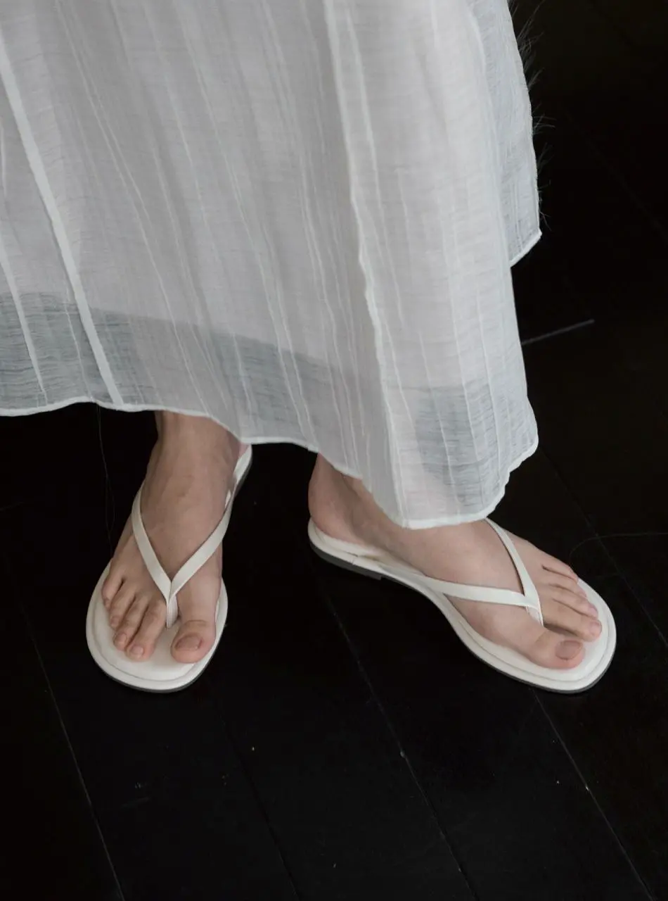 LINEA 1cm Heel Height Flip Flops