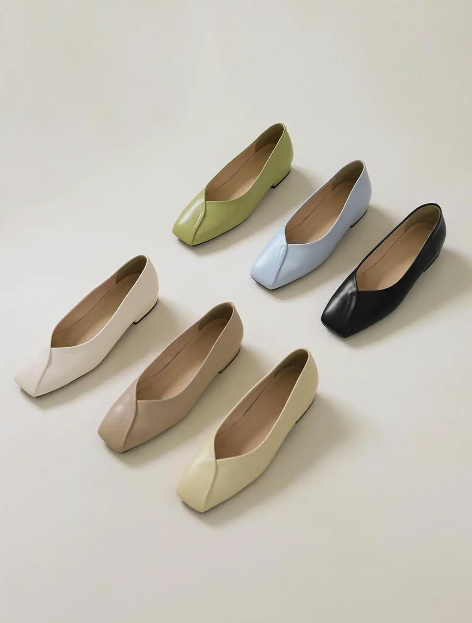 Della Square Flat Shoes (2cm)