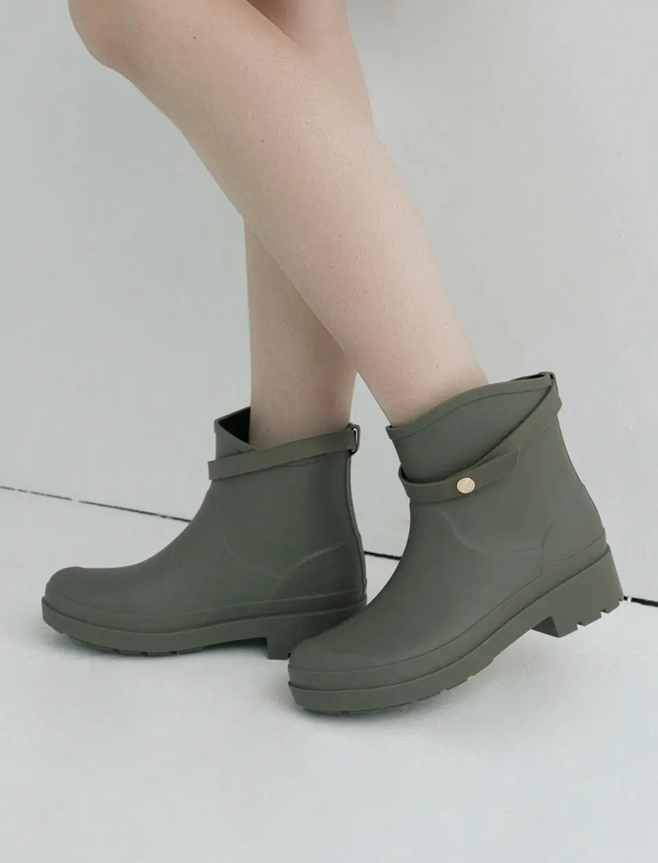 Buckle Strap Short Rain Boots (MDAC056)