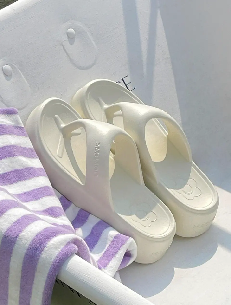 Kkomulock Light EVA 5cm Heel Flip-flop Sandals [4colors]