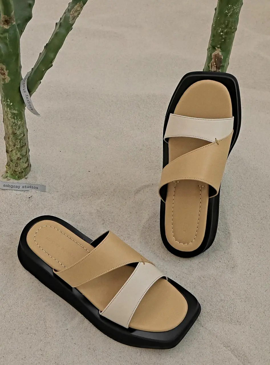 1527 Ranii Slippers Mule Sandals [Sand]