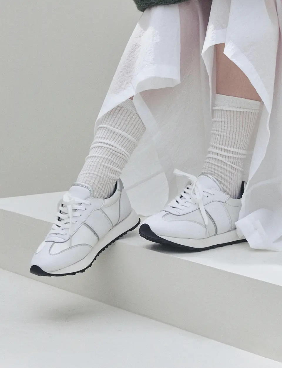 Pureline Runner Sneakers (EO2510)