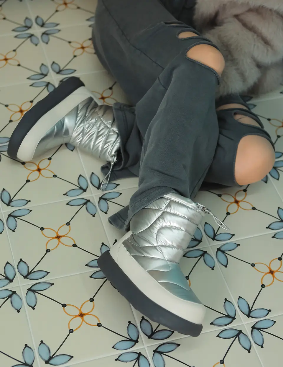 Padded Middle Boots (2 Colors)