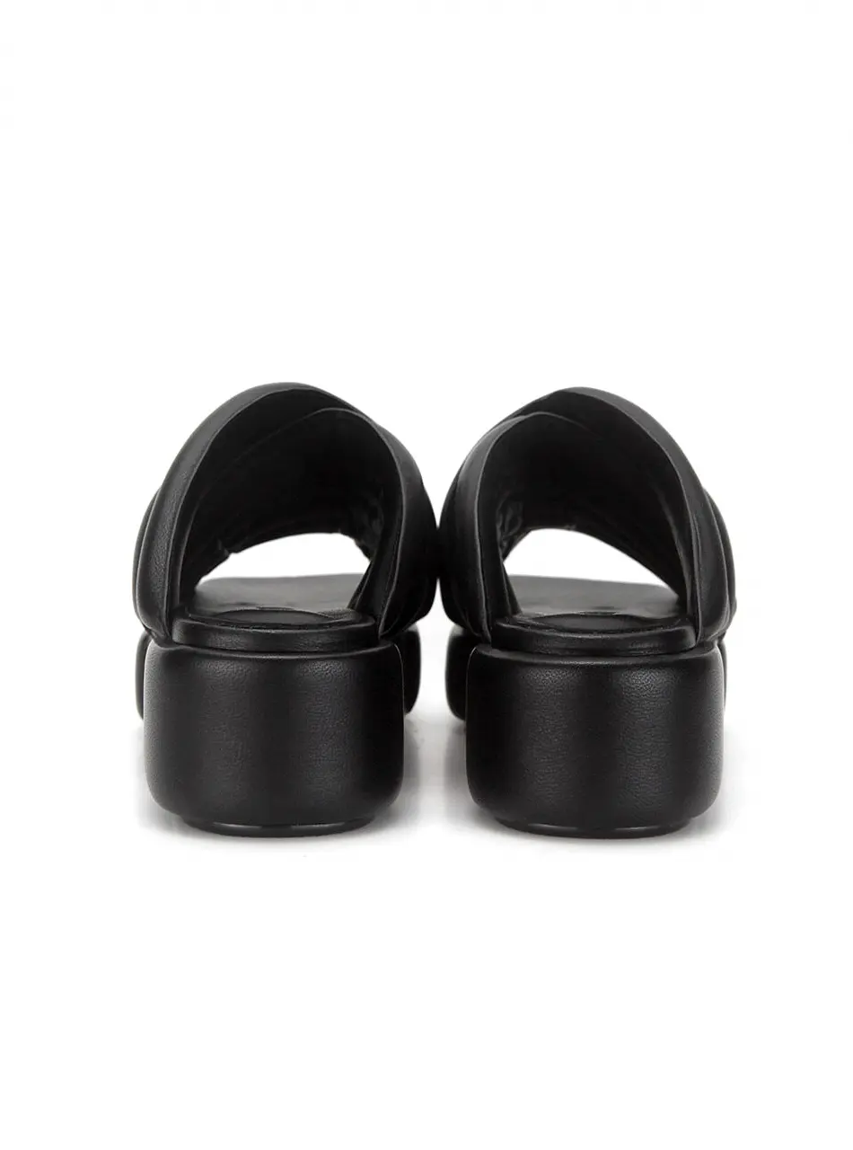 Puffed Criss-Cross Sandals (Black )