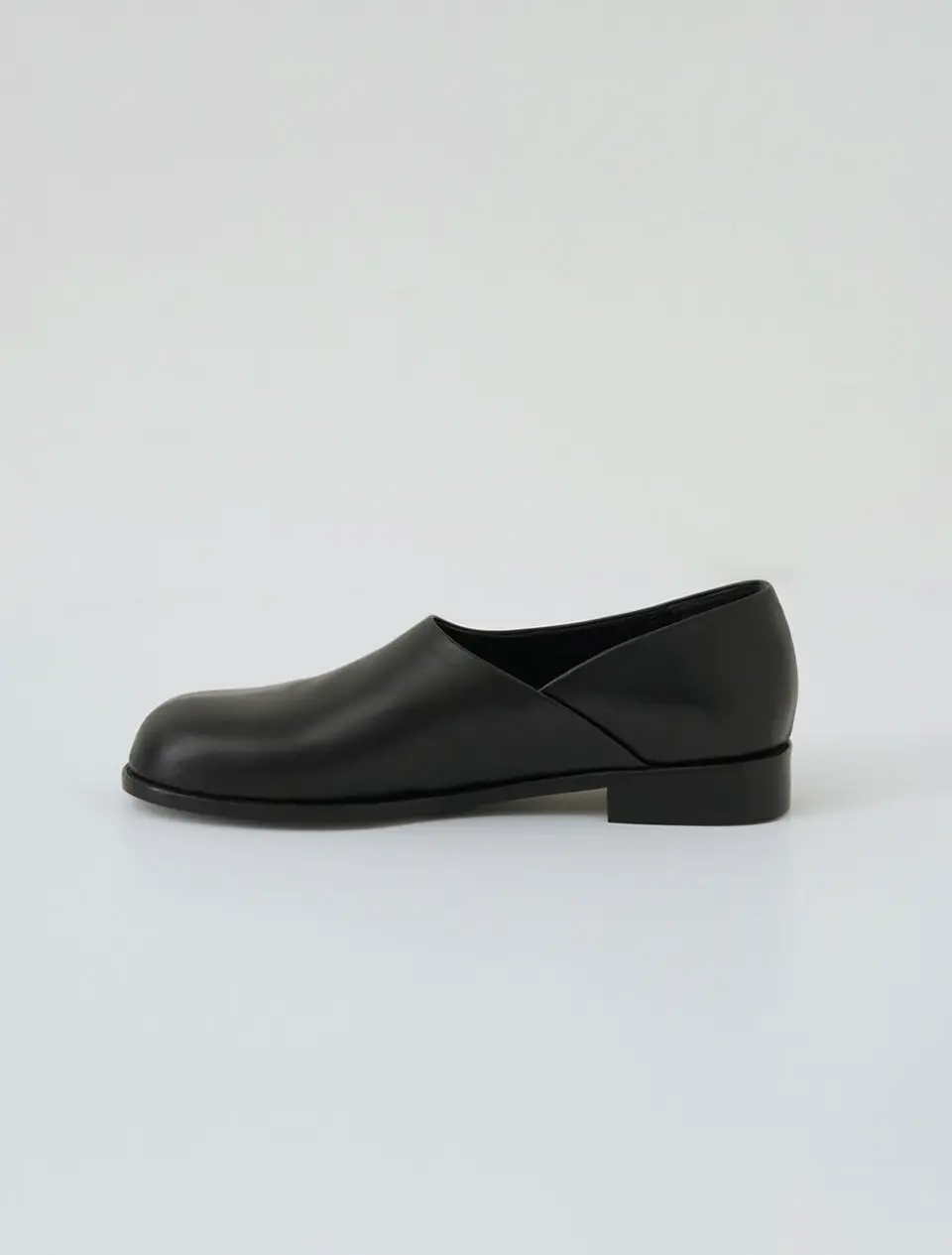 Pebble Loafer [Black]