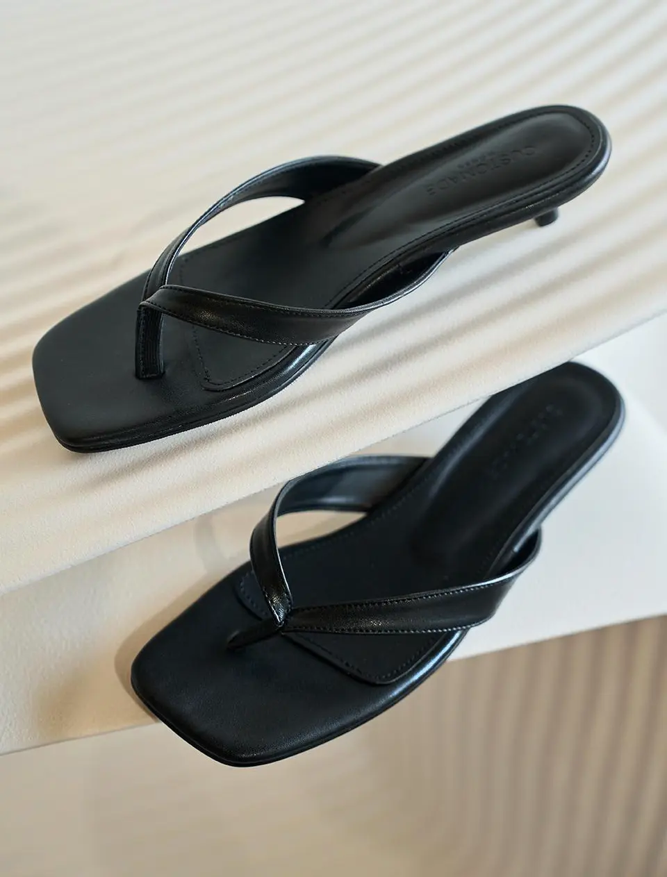 Lumi Kitten Flip Mule 3cm (CW0104BK)