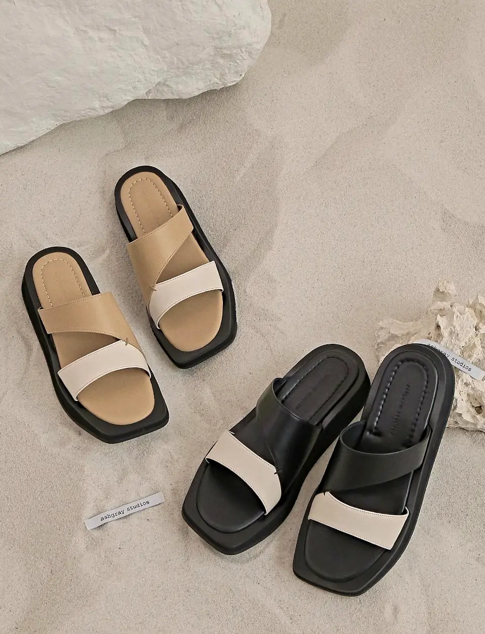 1527 Ranii Slippers Mule Sandals [Sand]