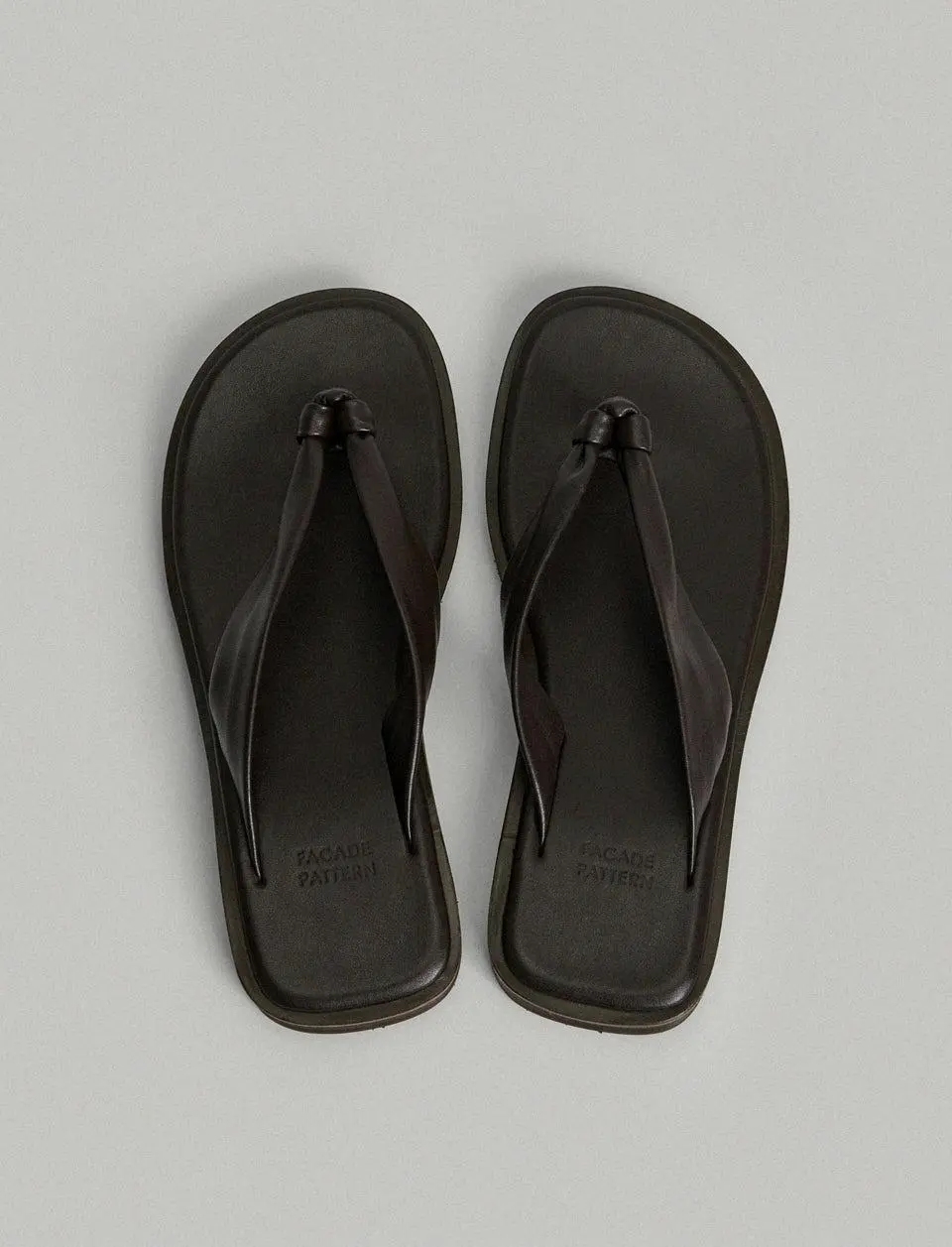 Round Toe Fluffy Sandals [Brown]