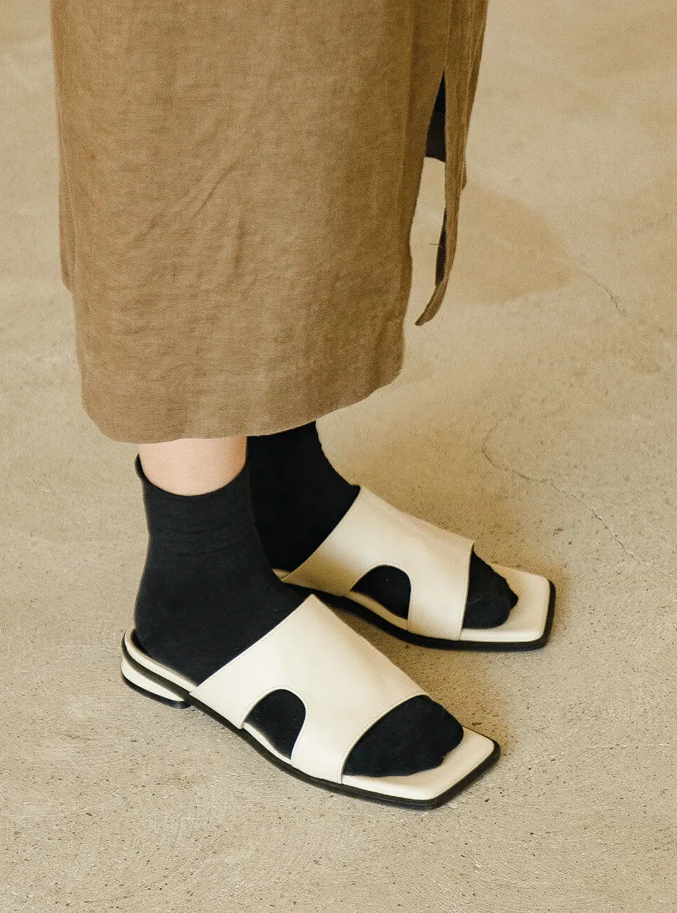 N22-S256 Cut-Out Slides Cream