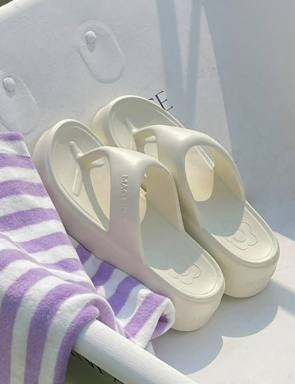 [SAMPLE SALE] Kkomulock Light EVA 5cm Heel Flip-flop Sandals [4colors]