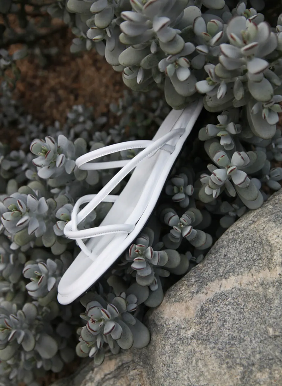 Maya Slides_Leather White