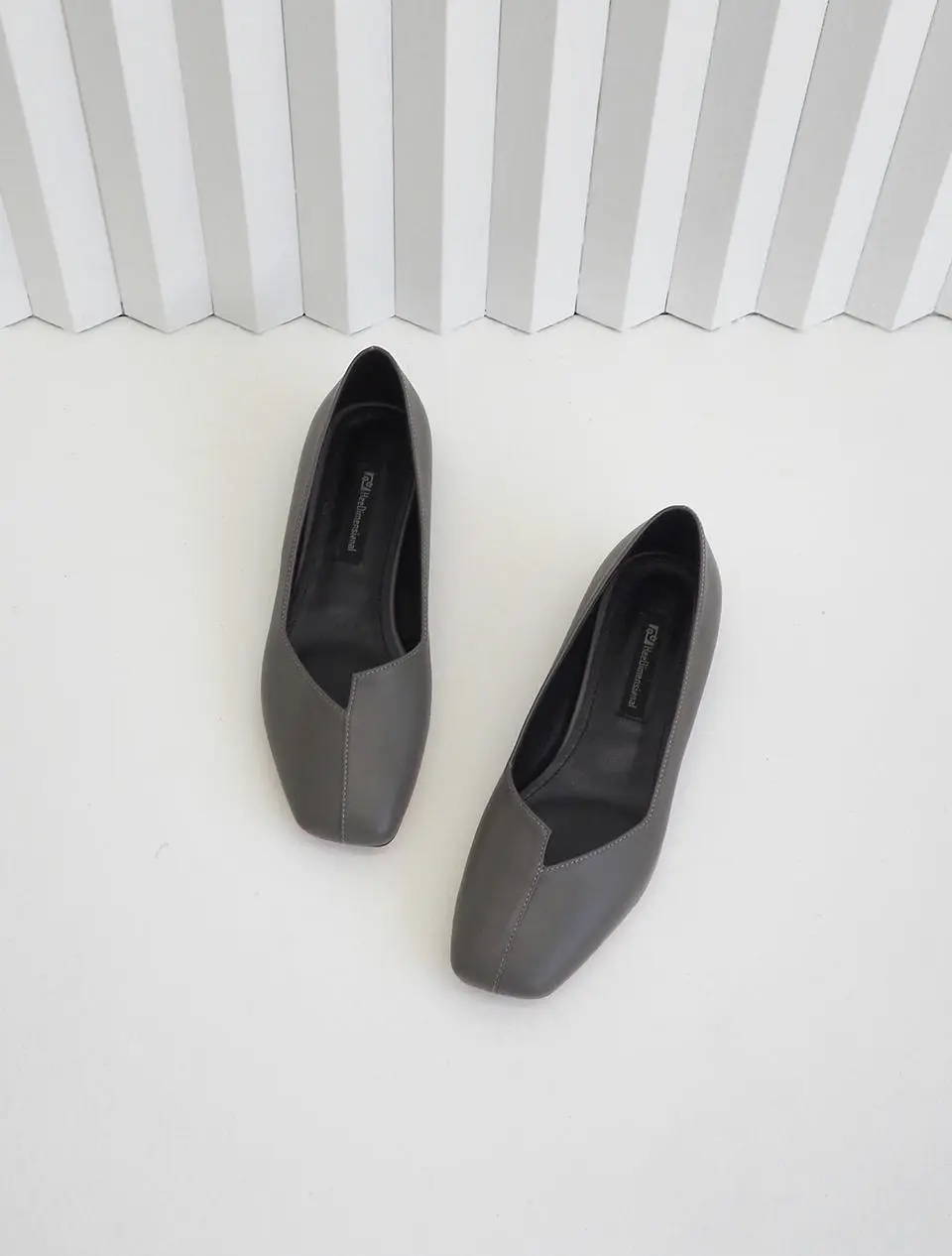 REISHAD Flats (HD204-151K)