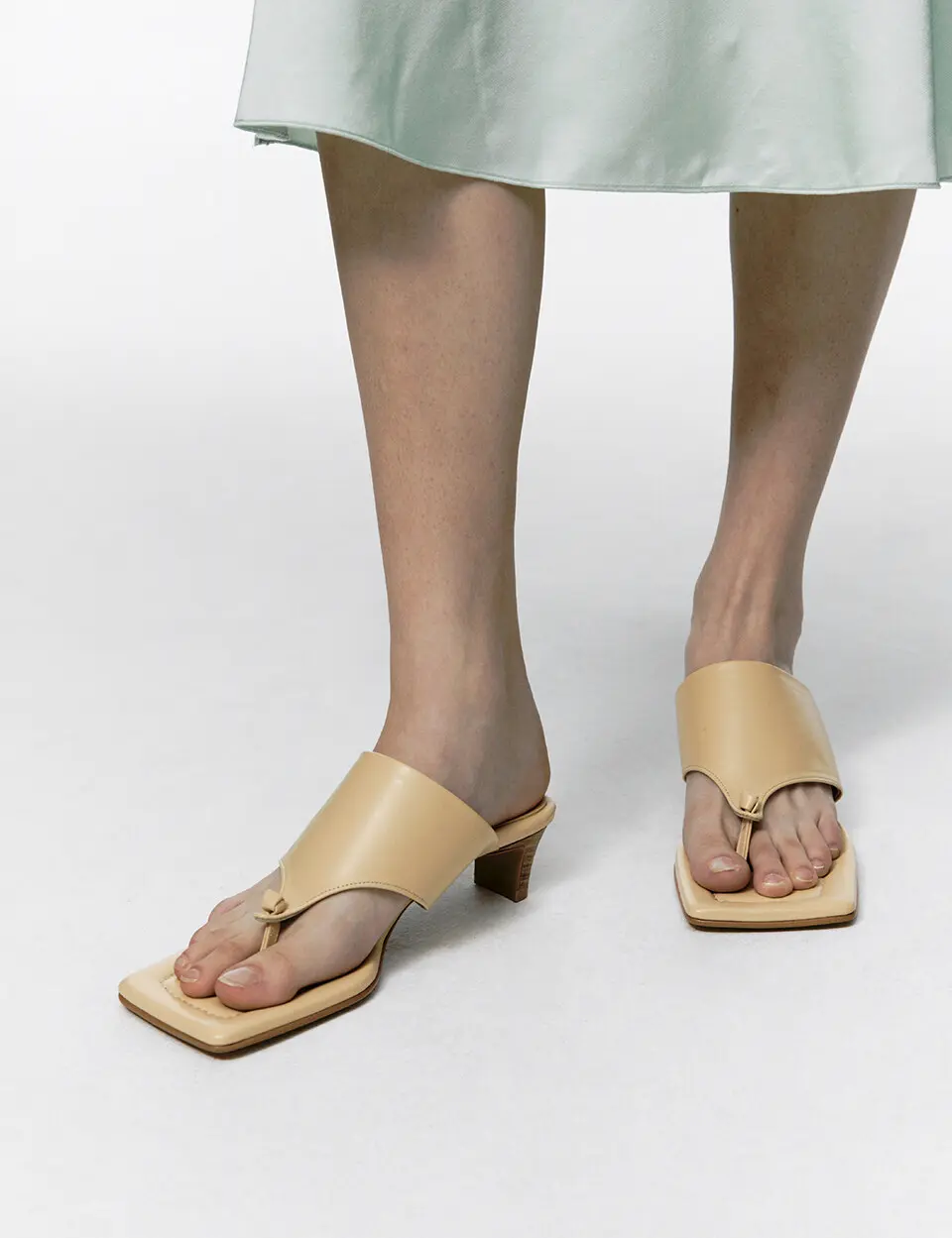40mm Leon Heel Sandal_Beige