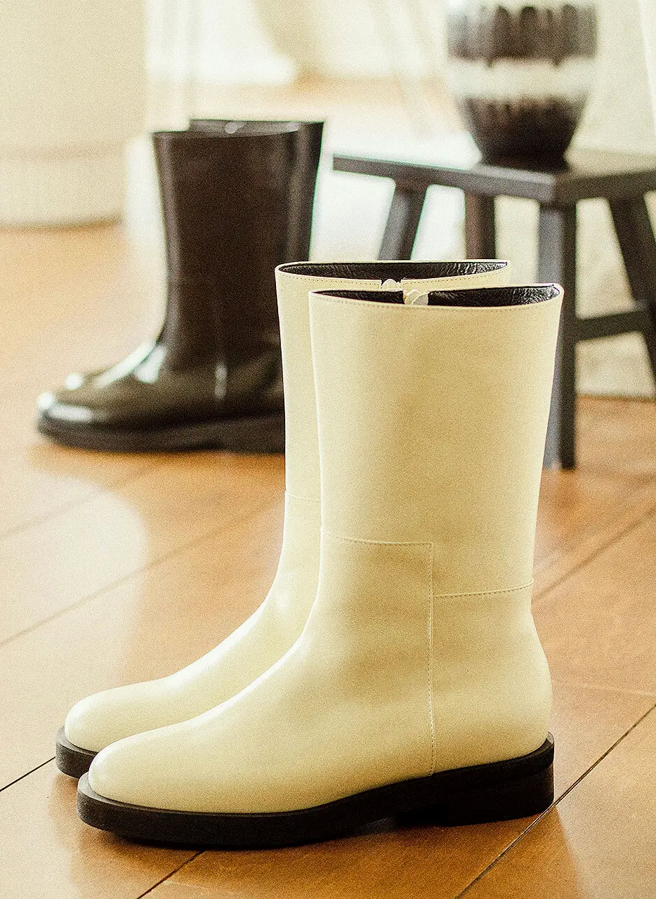 Zip Up Middle Boots