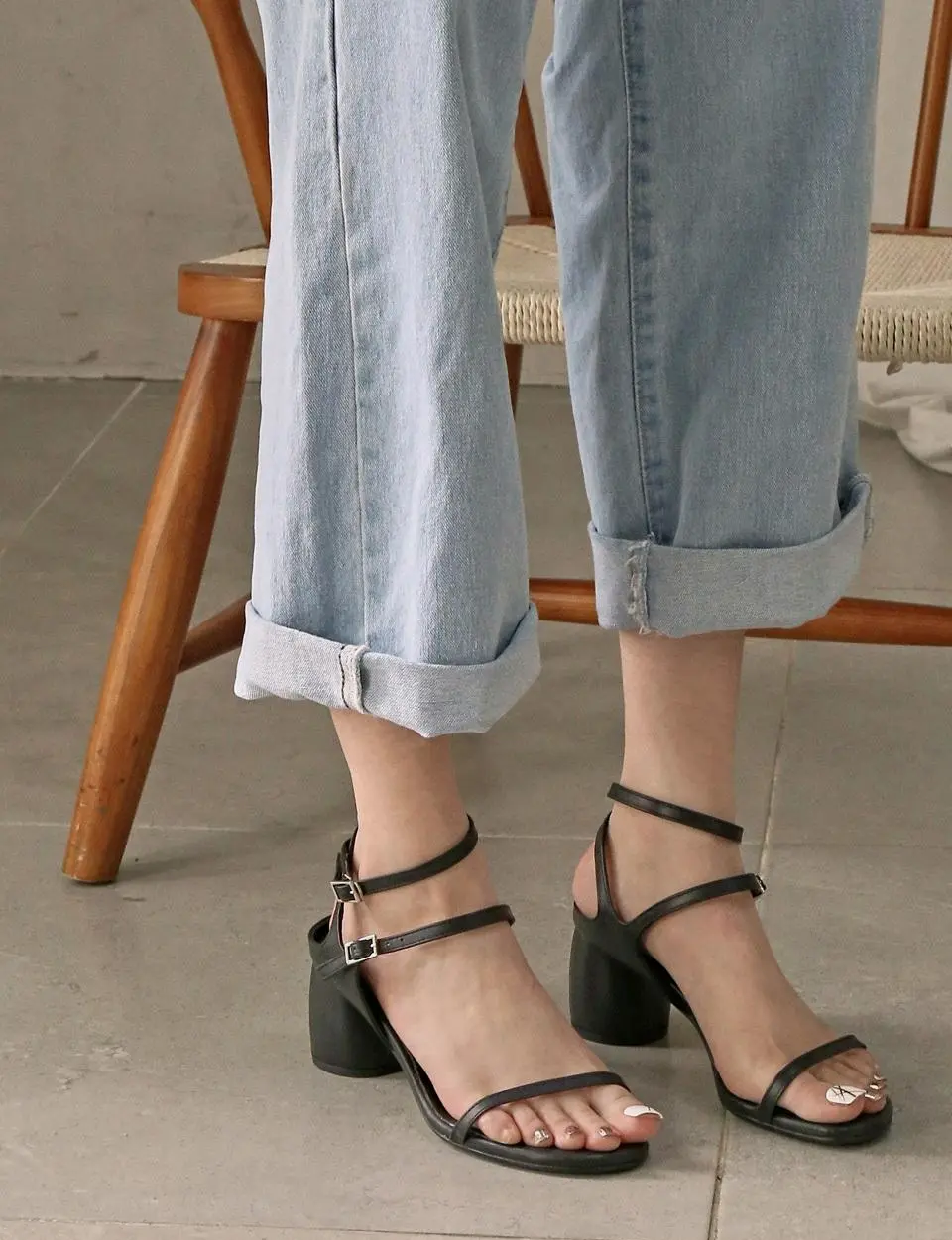 1315 Tejebe Strap Sandal Heel [black]