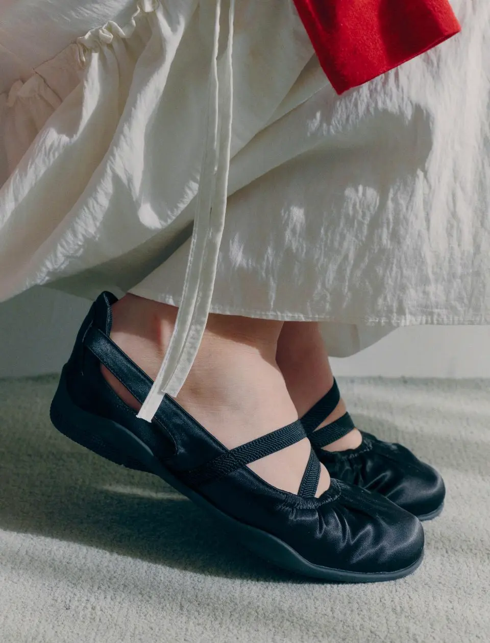 MIRA Hybrid Sneakers (JLSO6E450BK)